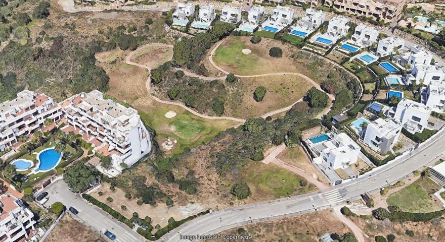 EXCLUSIVA PARCELA URBANA DE 1216 M, EN GOLF LA RESINA – ESTEPONA photo 0