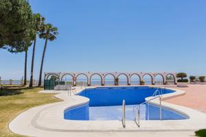 ¡Magnífico chalet adosado en esquina con vistas al mar en la exclusiva urbanización Tío Charles! photo 0