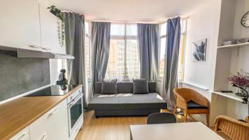 En venta piso de un dormitorio en Torremolinos photo 0
