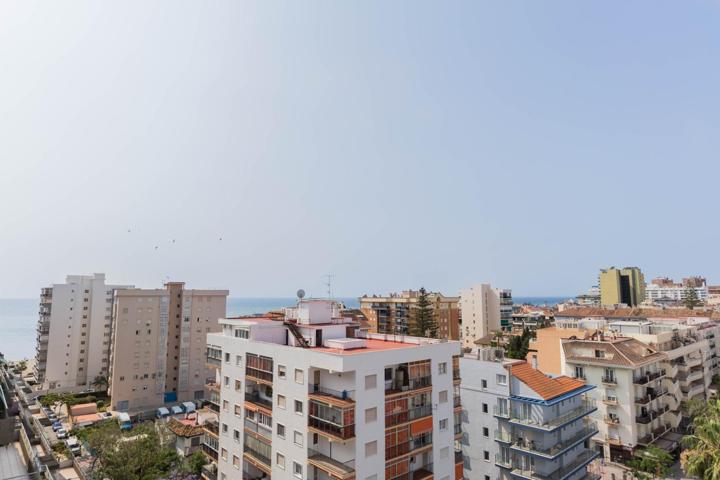 Amplio y céntrico ático con terraza y vistas al mar en Fuengirola photo 0