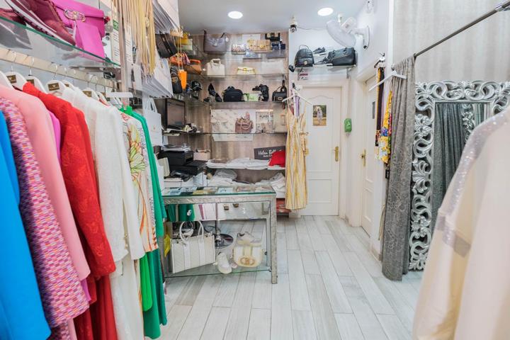 Traspaso tienda de Indumentaria en zona privilegiada de Fuengirola photo 0