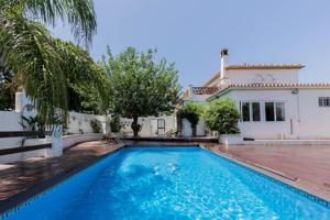 Hermoso Chalet con parcela adicional en El Chaparral, Mijas photo 0