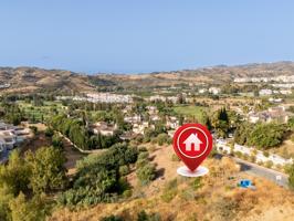 Descubre esta excepcional parcela edificable en la prestigiosa zona de Mijas Golf photo 0