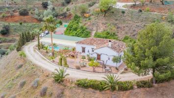 🏡 ¡Oportunidad única! Vivienda + negocio rural a 20 min de Málaga 🌄 photo 0