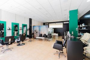 Traspaso de peluqueria en los pacos, Fuengirola. photo 0