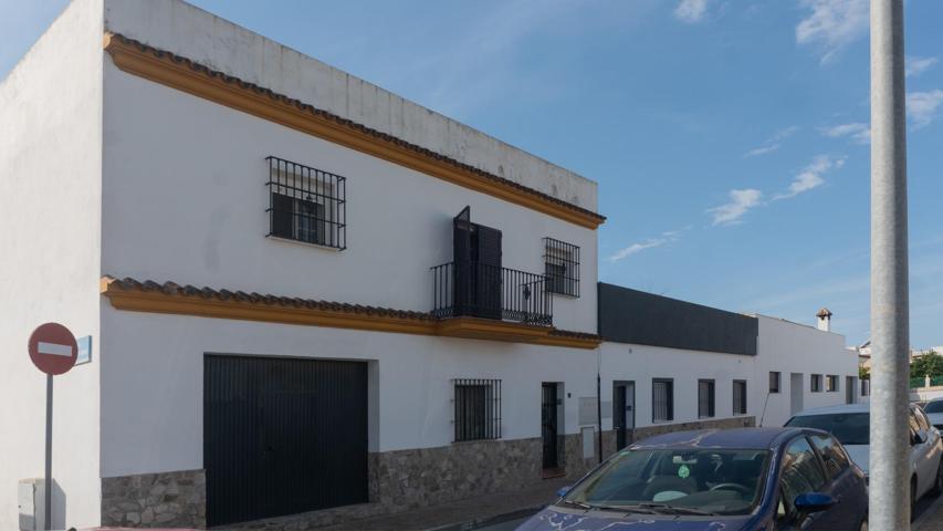 CASA EN AVENIDA JUAN CARLOS I CON LOCAL Y AZOTEA photo 0