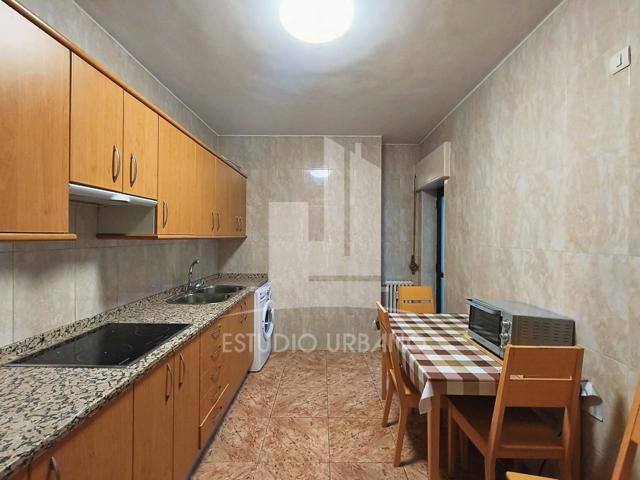 Habitación en alquiler en Salamanca de 120 m2 photo 0