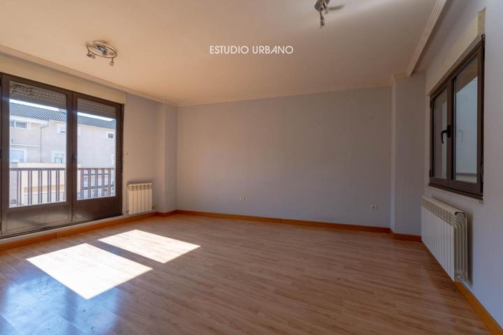 Piso en venta en San Cristóbal de la Cuesta de 75 m2 photo 0