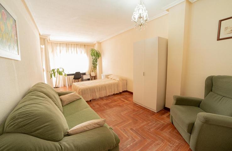 Piso en alquiler en Salamanca de 95 m2 photo 0