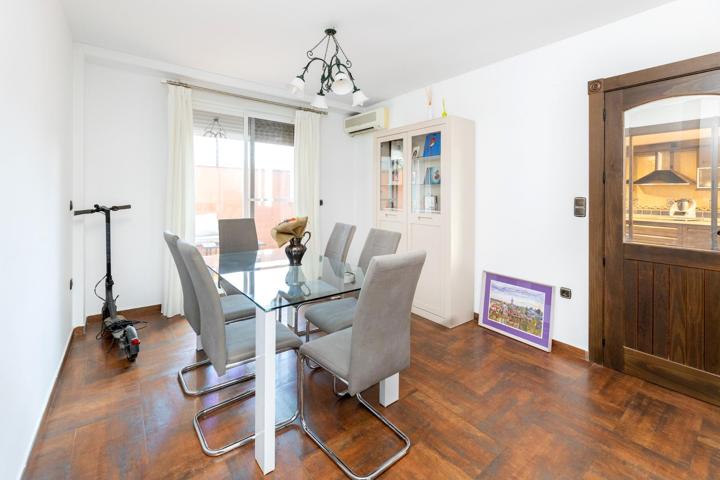 ¿Estas buscando una vivienda amplia y luminosa, con magnificas calidades y con buena ubicacion? photo 0