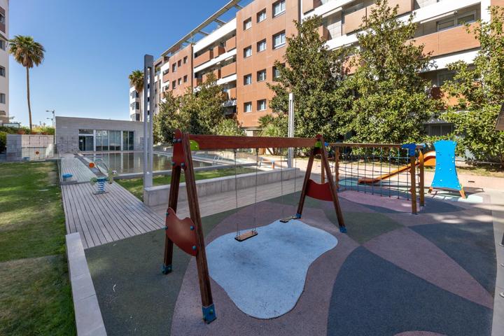 Venta de piso con piscina comunitaria en Armilla (Zona Campus de la Salud) photo 0