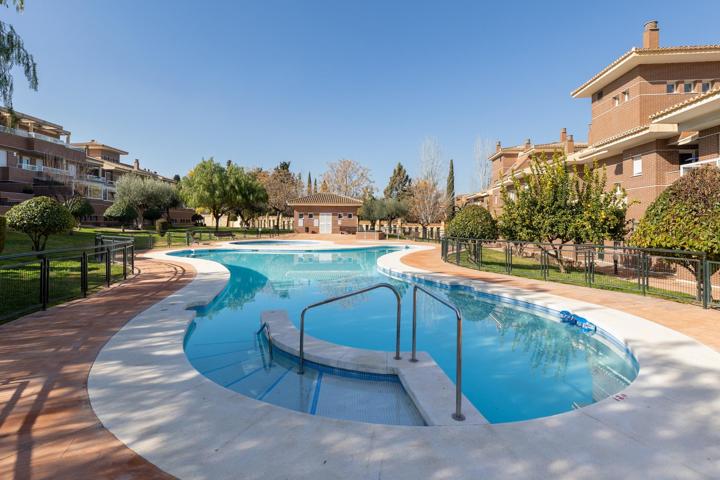 ¡EXCLUSIVO PISO CON TERRAZA DE ENSUEÑO EN LA MEJOR URBANIZACIÓN! photo 0