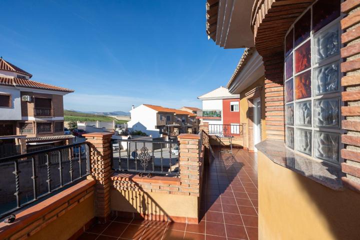 🚀 ¡Vive en una casa independiente con piscina y todas las comodidades en Las Gabias! 🔑✨ photo 0