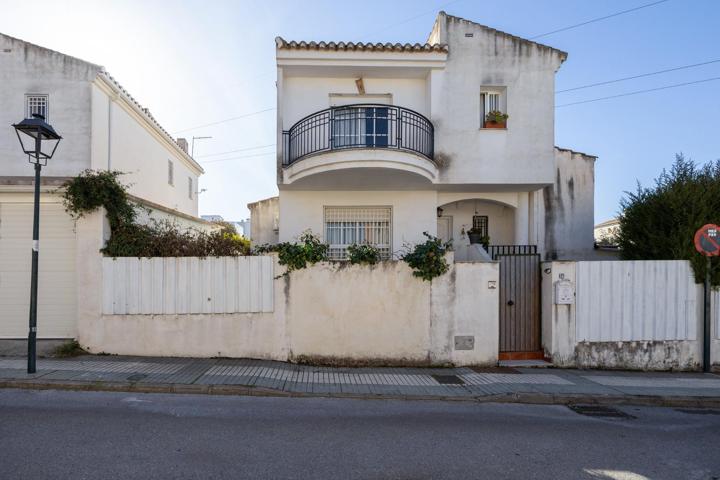 CHALET INDEPENDIENTE EN ESQUINA LOMA VERDE photo 0