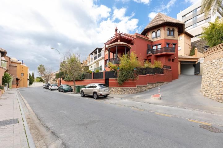 Exclusiva vivienda junto al Hospital Vithas – Granada photo 0