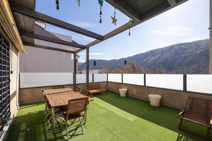 ¡¡¡PRECIOSO CASA CON TODO EL CONFORT Y LUJO QUE MERECES EN GRANADA!!! VEN A VISITARLO photo 0