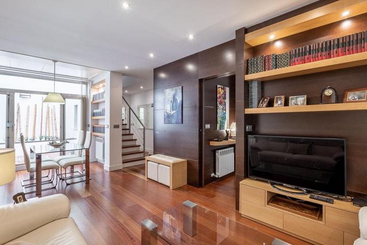 Exclusiva vivienda de diseño en el corazón de Granada 🏡✨ photo 0