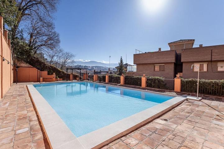 🌿 EXCLUSIVO PISO CON JARDÍN PRIVADO EN UNA DE LAS MEJORES URBANIZACIONES DE GRANADA photo 0