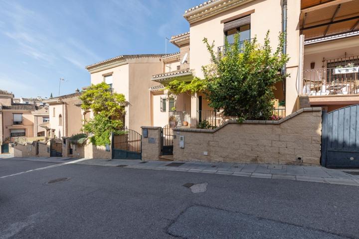 ¡Espectacular casa en La Zubia, lista para entrar a vivir! Comodidad, espacio y luz. photo 0