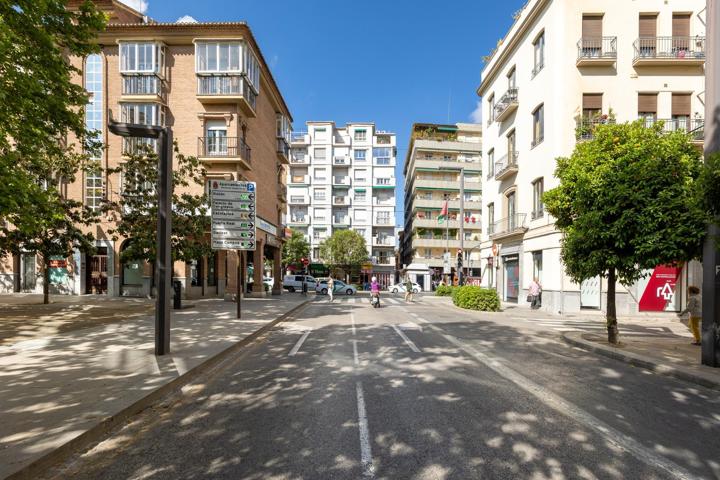Piso Reformado 3 dormitorios en pleno corazón de Granada photo 0