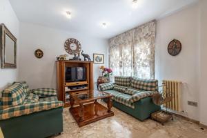 Vivienda reformada con encanto en pleno casco histórico de Granada photo 0