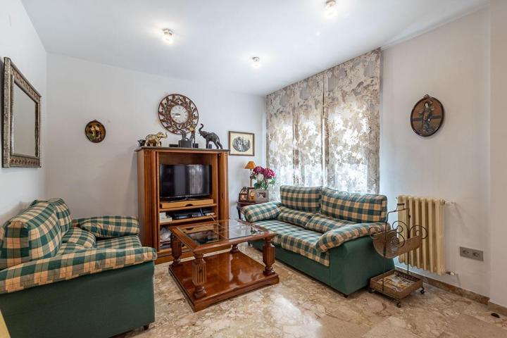 Vivienda reformada con encanto en pleno casco histórico de Granada photo 0