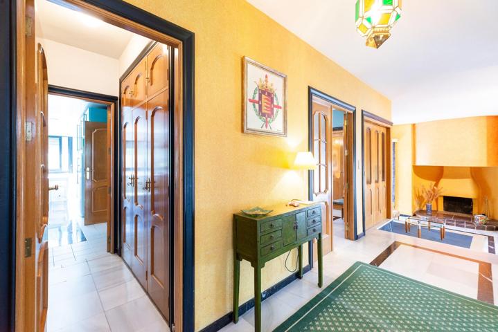Exclusiva vivienda en El Serrallo con jardín, apartamento independiente y espectaculares vistas photo 0