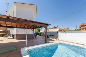 GRAN CASA CON PISCINA EN HUETOR VEGA photo 0