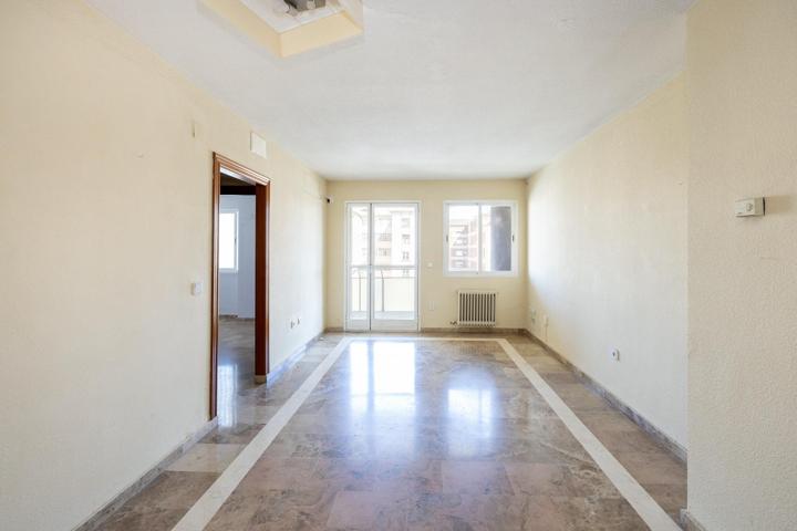 🏡 Amplio piso junto a Plaza Einstein – Espacio, luz y ubicación TOP en pleno centro de Granada photo 0