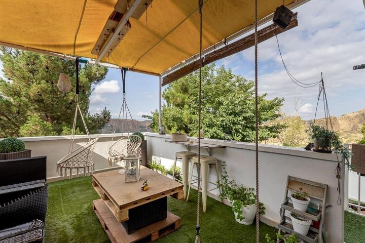 Tu nuevo hogar en Los Abetos, Cenes de la Vega: tranquilidad y diseño photo 0