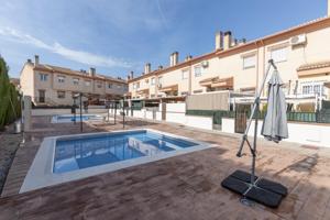 Casa Adosada con Piscina Comunitaria photo 0