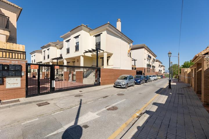 CASA EN LAS GABIAS, URB. PRIVADA CON PISCINA Y ZONAS VERDES photo 0