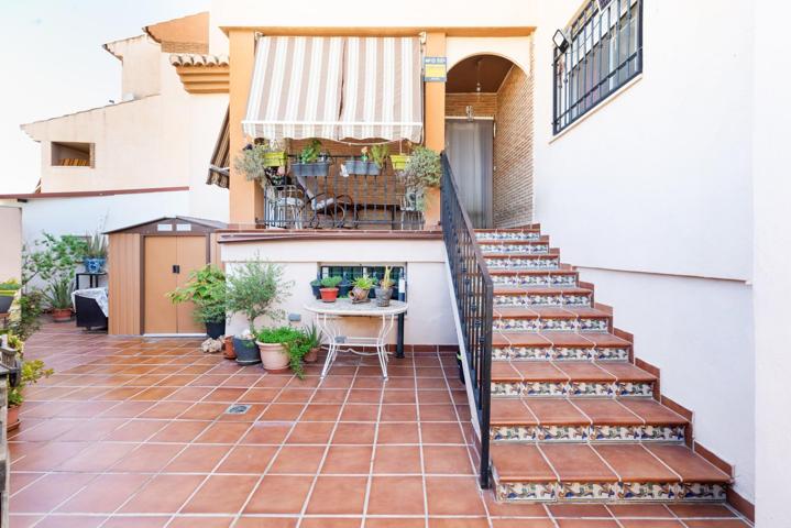 Casa a la venta en Peligros con grandes espacios y vistas despejadas photo 0