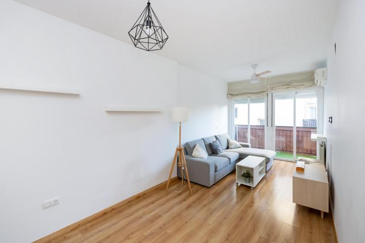 ¡Tu hogar ideal en el corazón de Churriana de la Vega! 🌟 photo 0