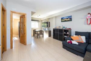 Bonita adosada en Belicena con piscina propia y en perfecto estado de conservación photo 0