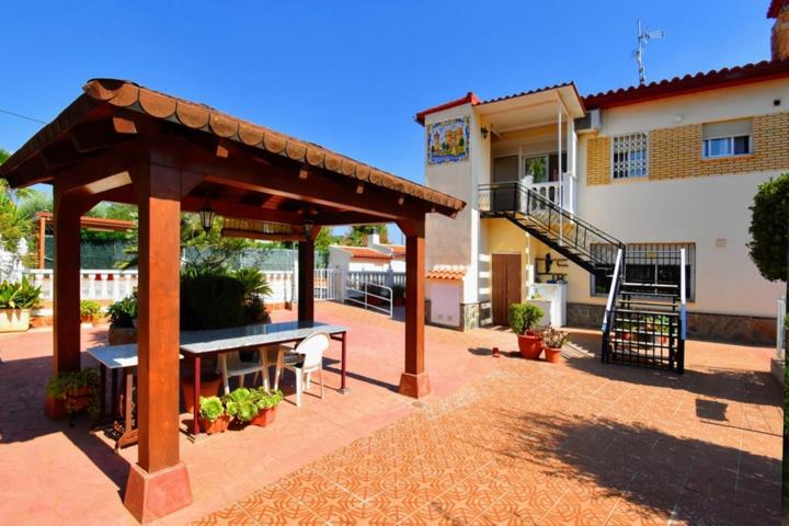 AMPLIO CHALET EN VENTA EN MONTE ROSADO MONSERRAT photo 0