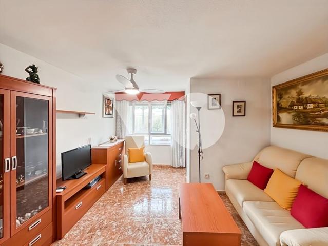 Piso en venta en Amposta, San Blas, Madrid photo 0