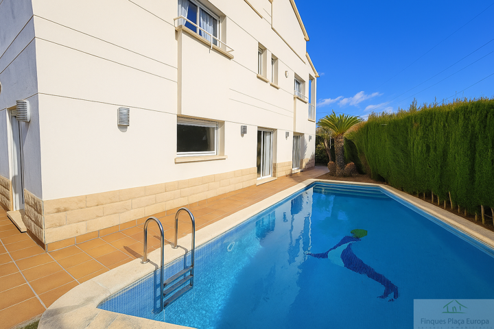 Unifamiliar En venta en Castell D´aro, Castell D´aro photo 0