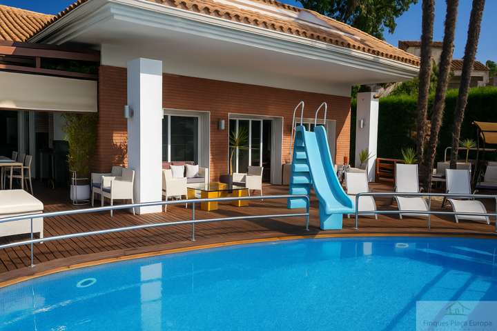 Unifamiliar En venta en Platja D´aro, Platja D´aro photo 0
