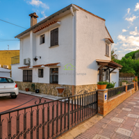 Casa En venta en Santa Cristina D´aro, Santa Cristina D´aro photo 0