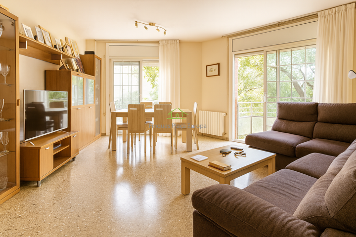 Piso En venta en Castell D´aro, Castell-Platja D´aro photo 0