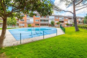 Piso En venta en Calle Peñote, Casa Amarilla, Galapagar photo 0