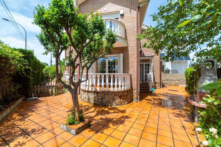 Casa En venta en Hortaleza, Madrid photo 0