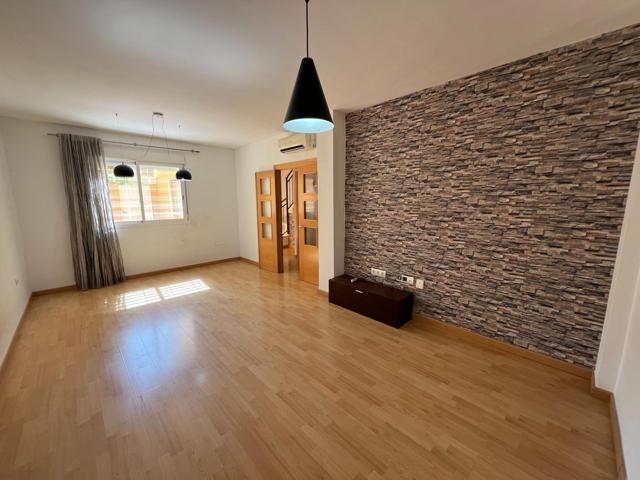 TRIPLEX EN VENTA EN HUERCAL DE ALMERIA photo 0