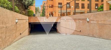 Plaza de garaje en venta, Rejas, San Blas, Madrid photo 0