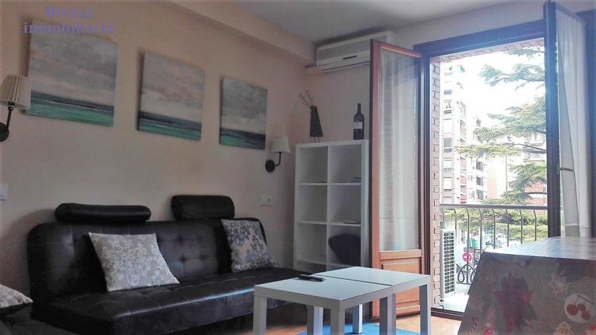 Piso junto a Sagasta de cuatro habitaciones, cuatro baños y terraza. photo 0