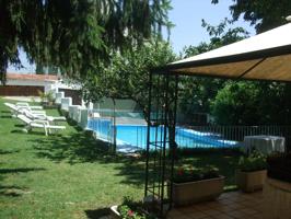Casa con mil metros de terreno, piscina y frontón. photo 0