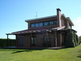 Espectacular Casa con terreno a 6 kilómetros de la ciudad de Logroño, y a 1 kilometro de Villamedia photo 0