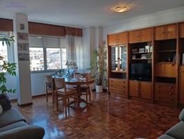 Piso muy luminoso de 91 metros construidos, en Logroño, Zona Vara de Rey photo 0