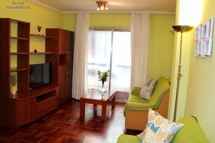Piso de cuatro habitaciones, dos baños , patio y balcón. photo 0